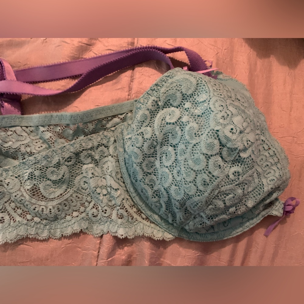 ❤️4/$40 Lined underwire full coverage bra.